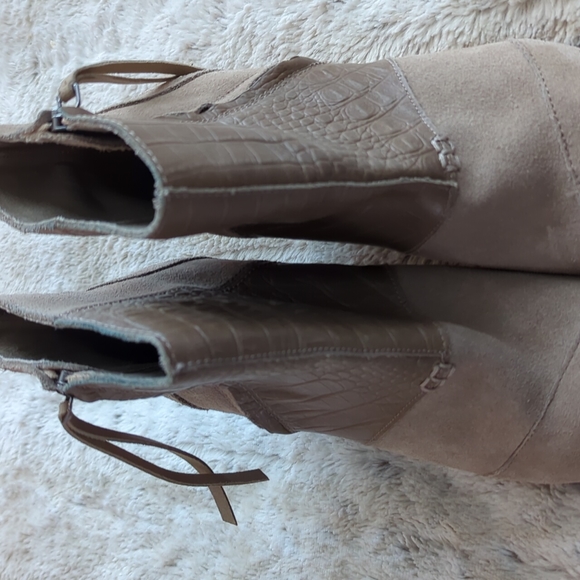 Toms Size 9 Suede Wedge Ankle Booties Womens Desert Tan Brown Shoes Leather - Picture 3 of 9